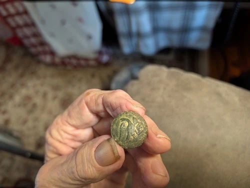 Dug 1812 Navy Button