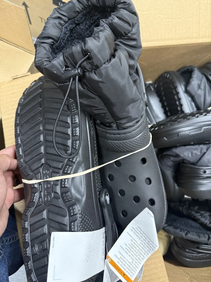 Crocs Clásico Forrado Neo Puff Forrado Botas de Invierno Unisex M11 W13 Negro 206630 Foto 3 de 4