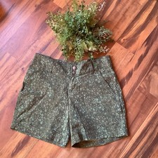 Columbia Women’s 6 Green Patterned Omni Shield Advanced Repellancy Nylon Shorts