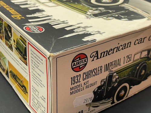 Airfix 1/25 - 1932 Chrysler Imperial (08440-8) - Picture 17 of 18