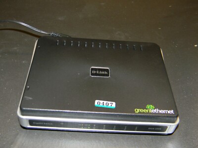 D-Link DGS-2205 5-Port Network Switch With Power Supply