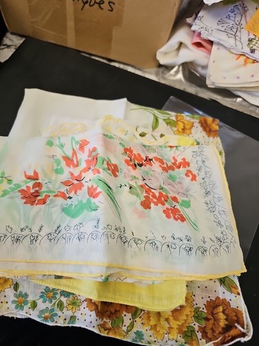 Vtg Lot Of 4 yellow Women's Hankies Floral Prints