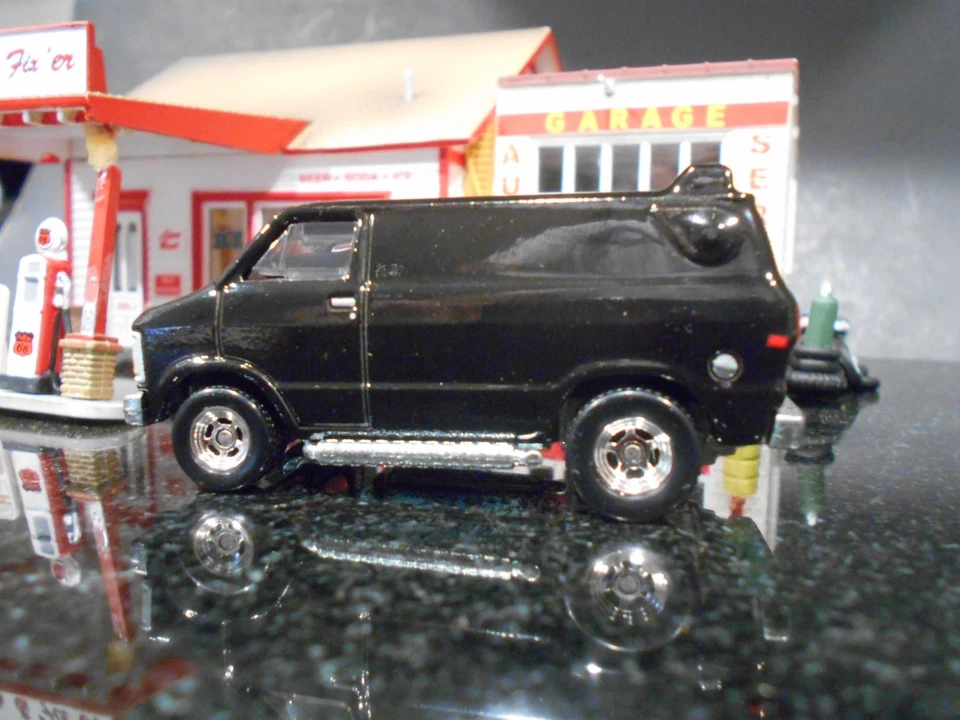 1979 Dodge Ram Van - Escala 1/64 Edição Limitada Fotos Imperdíveis - Imagem 4 de 4