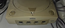 Sega Dreamcast Console HKT-3020 1 Game, Controller, Hookups Powers On Spins Disc