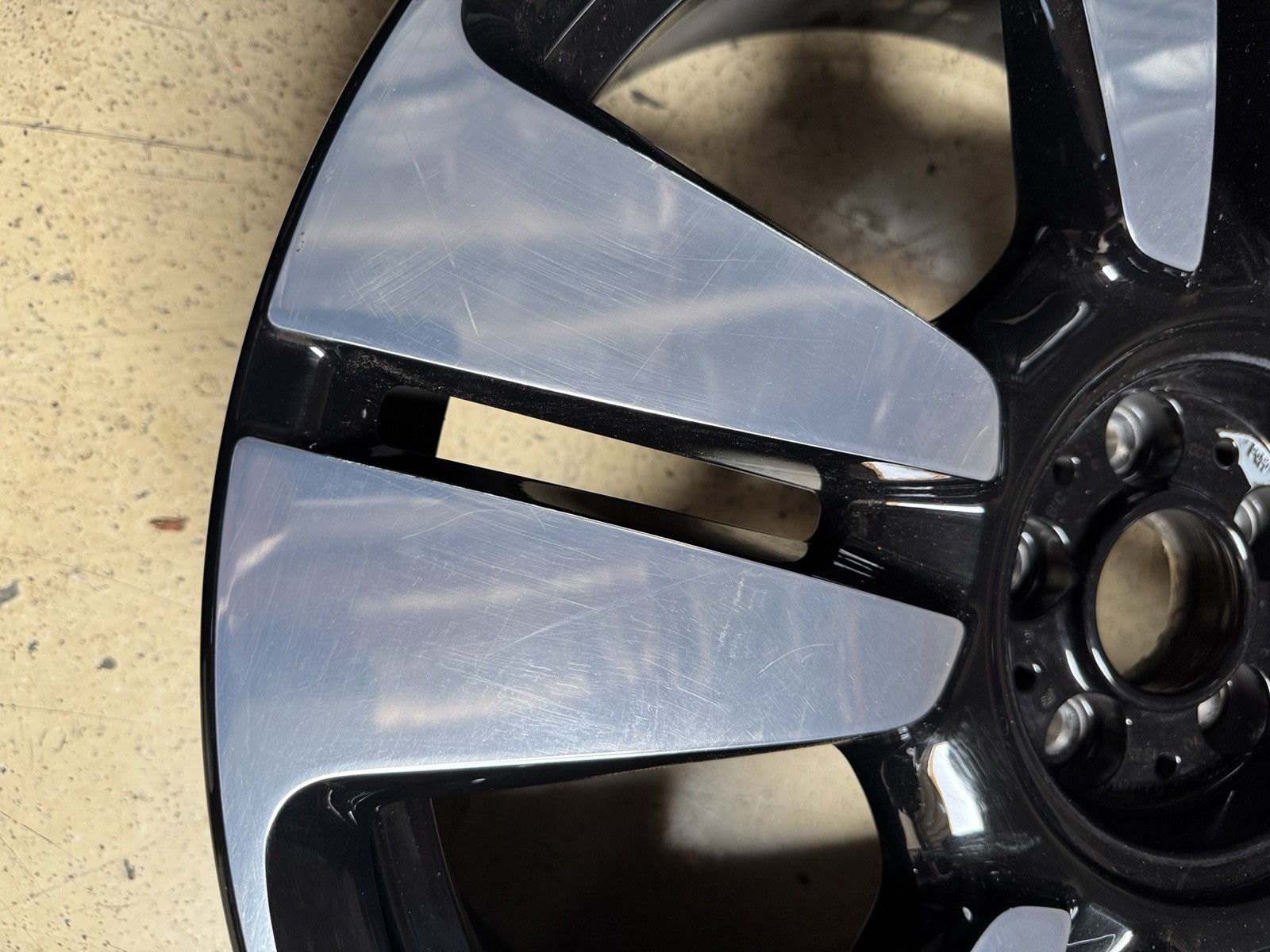 Rolls Royce Cullinan 22 x 8.5 OEM Factory Front Rim Wheel
