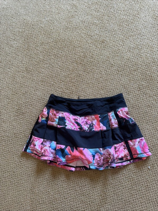 Lululemon Secret Garden Skirt Size 8
