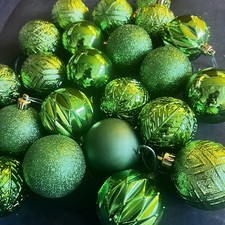 22 Shatterproof Christmas Tree Ornaments green Glitter and brithty