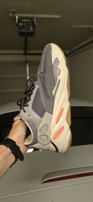 Yeezy Wave Runner 700 Neutral Beige Light Gray Sneakers Long Term Sneaker Review: Yeezy Boost 700 Wave Runner Solid  main image 4