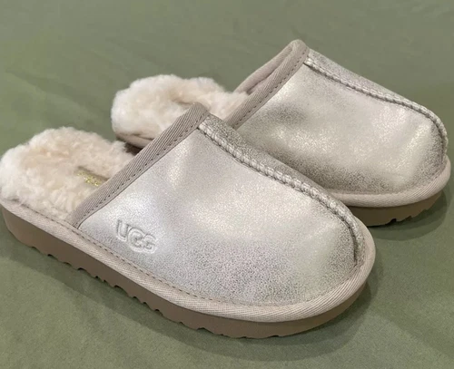 Ciabatta UGG bambino Keegan metallizzata UGGplush foderata in pelliccia sintetica nuova con etichette taglia 11