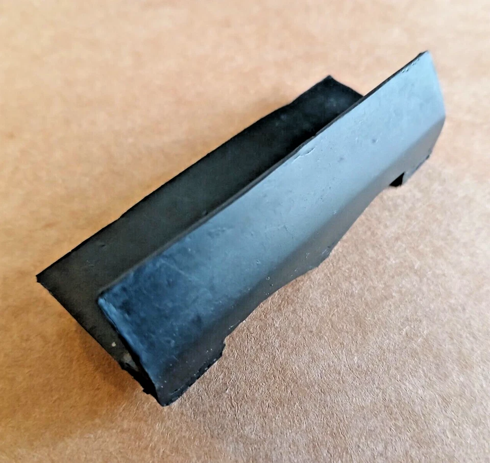 Sellado del capó central trasero BMW E10 1502 1600 1600ti 1602 1802 2000 2000tii Foto 4 de 4