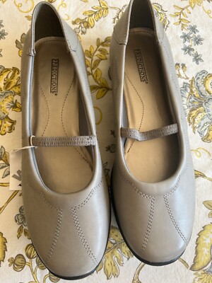 Predictions  Shoe Womens Sz 10 Wide grey Leather Slip On Mary Jane Comfort