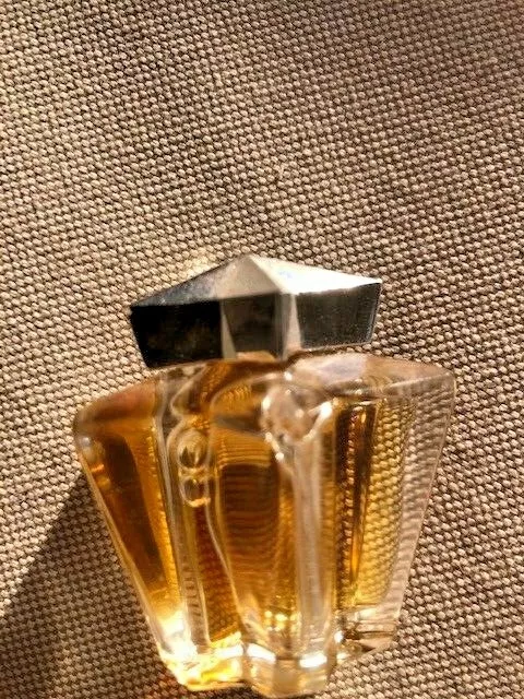 Miniature eau de parfum TOILE COLLECTION ANGEL de Thierry Mugler. 4ml