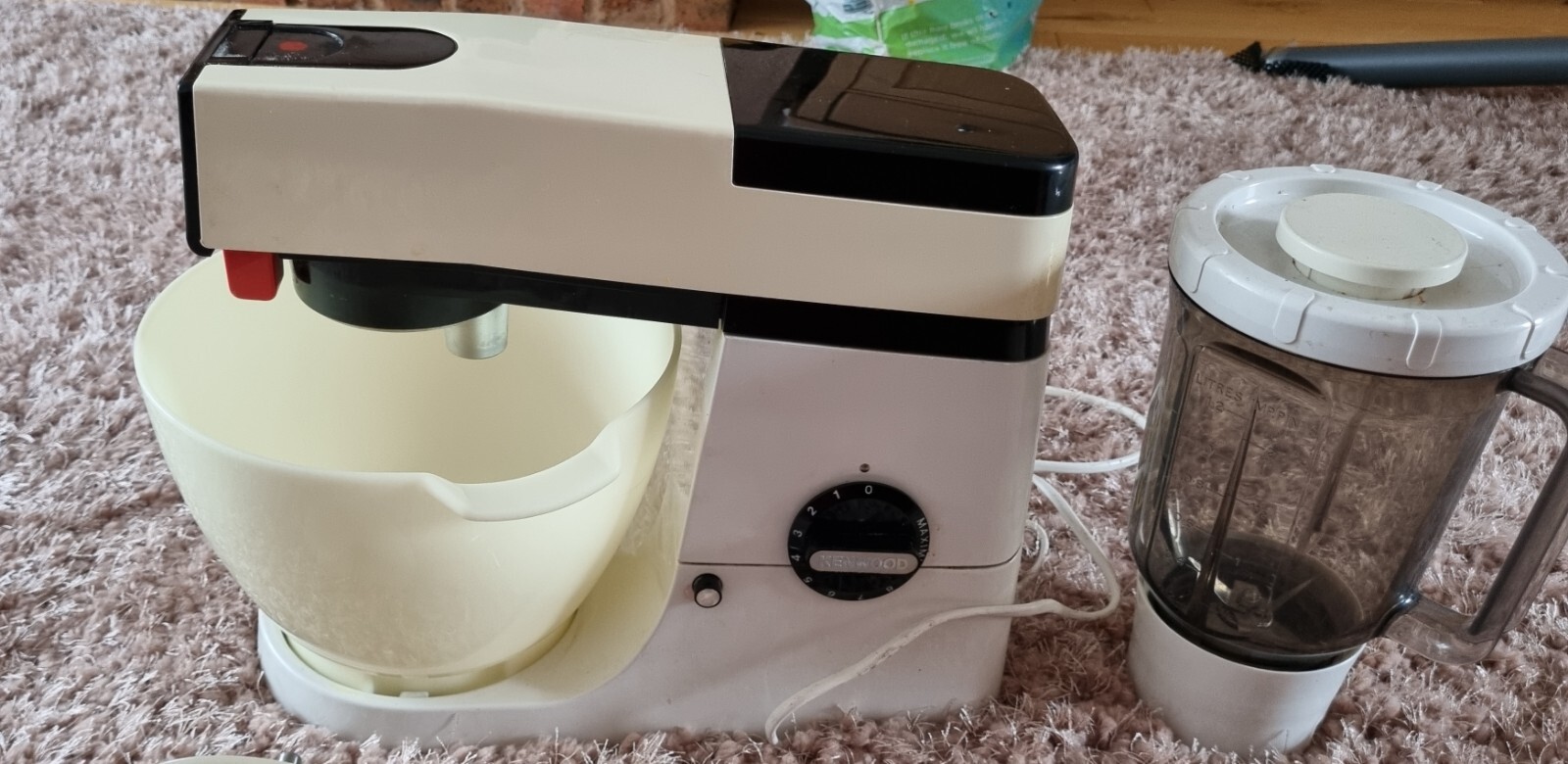 Kenwood Chef A701A Mixer with accessories and cover eBay