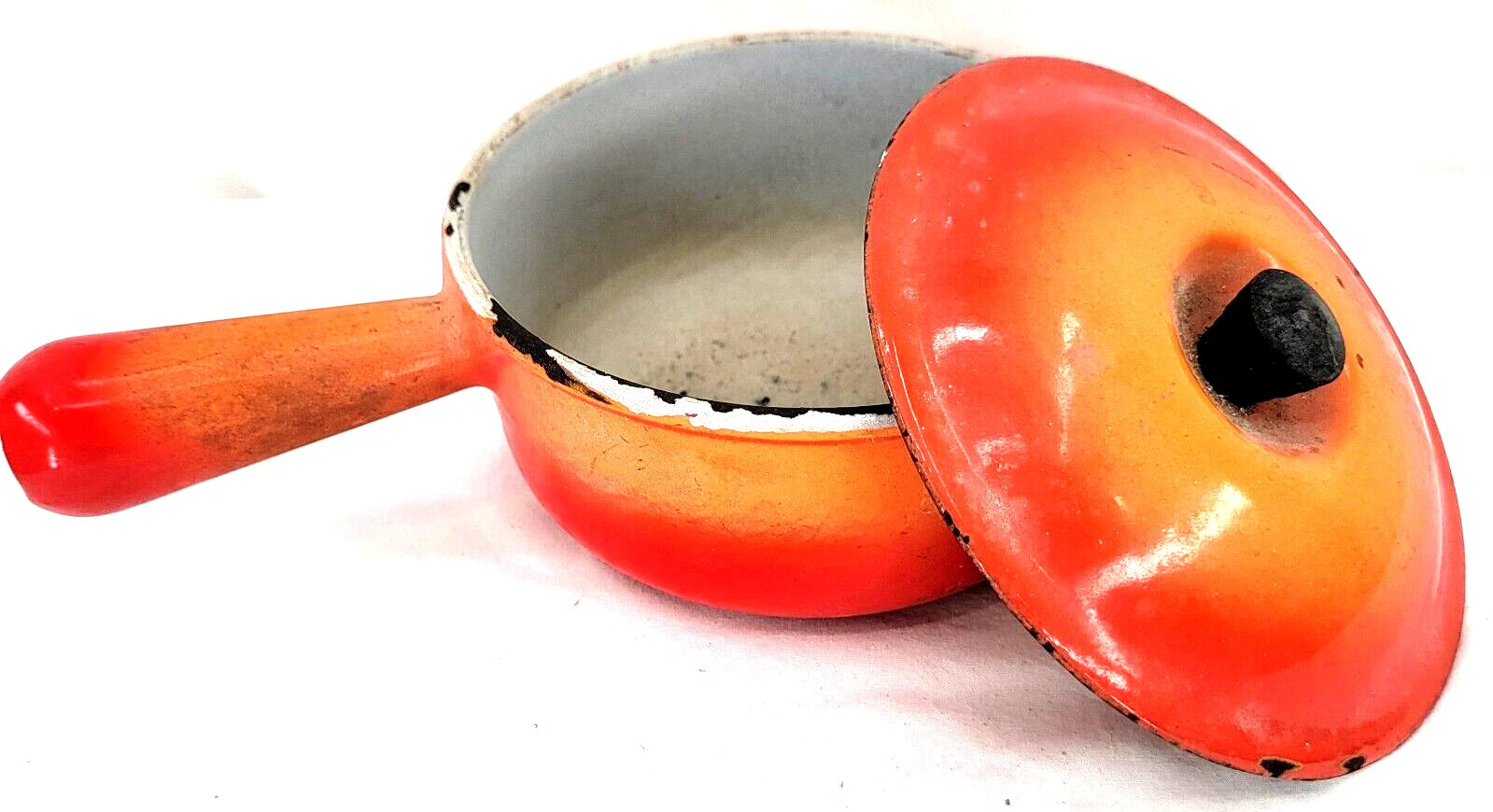 Le Creuset P16 Orange Low Heat Cooking Cookware Vtg Cast Iron Sauce Pan w/ Lid