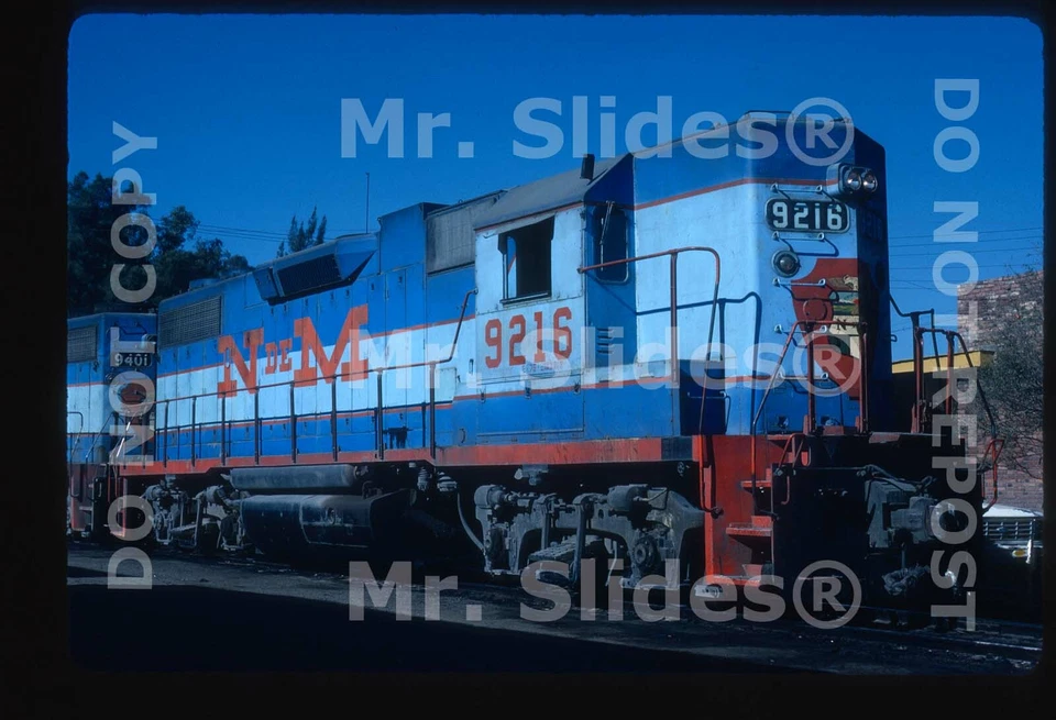 Original Slide NdeM Nacionales de Mexico Hi Hood GP38-2 9216 Guad JAL 1988 - Image 1 of 1