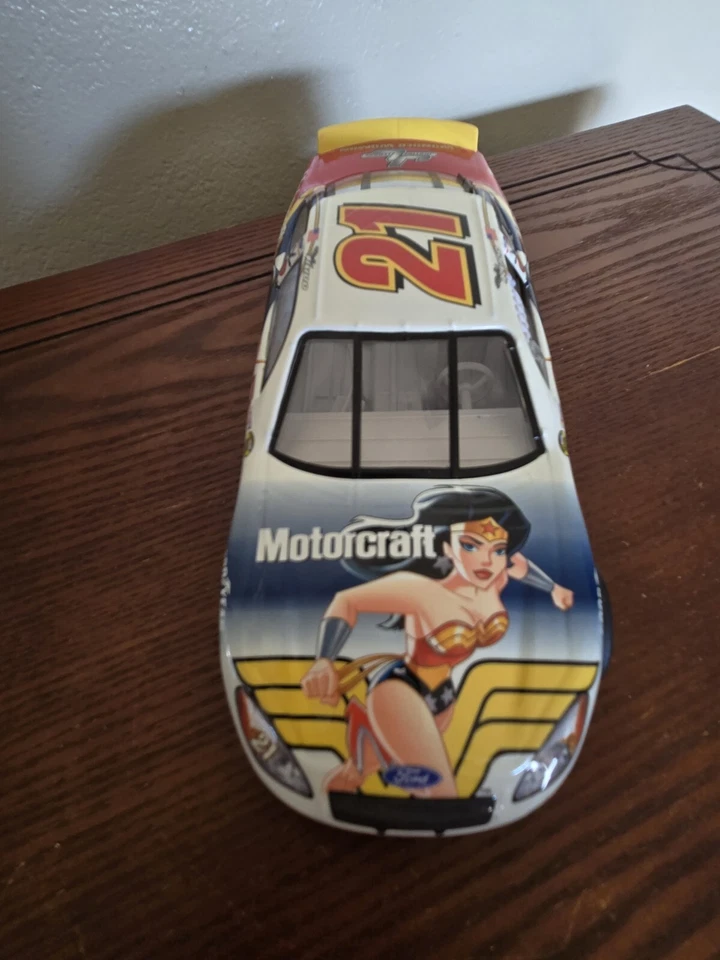 Nascar 1:24 Ricky Rudd #21 Wonder Woman Motorcraft Ford Taurus 2004 sin caja Foto 3 de 4