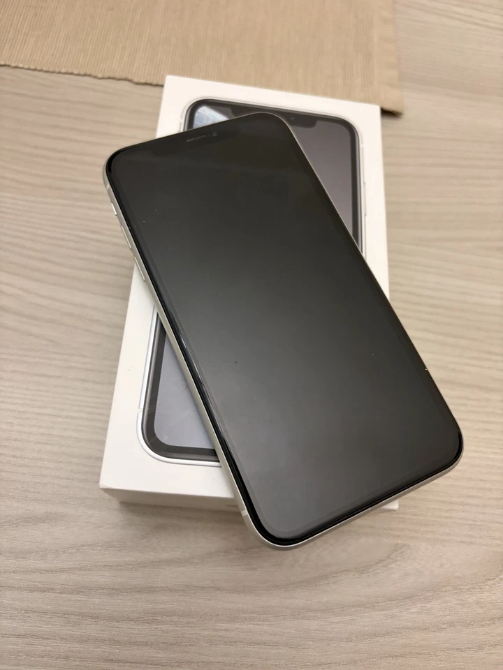 Apple iPhone XR - 64GB - Bianco (usato) - Immagine 2 di 3