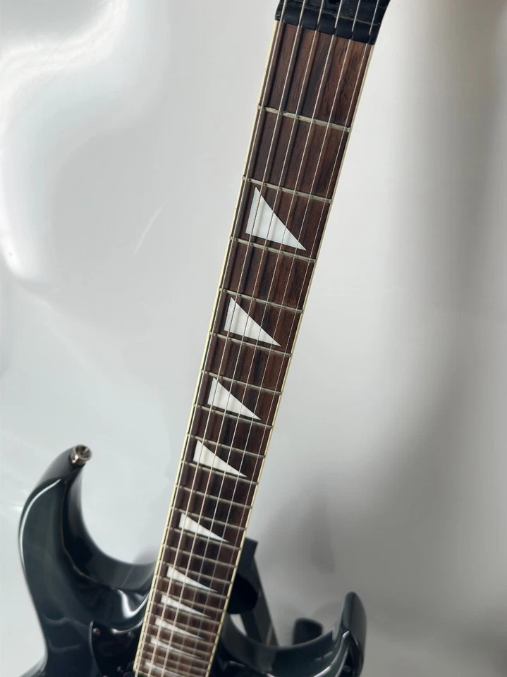 Guitarra Eléctrica Behringer Metalien Negra 6 Cuerdas Foto 3 de 4