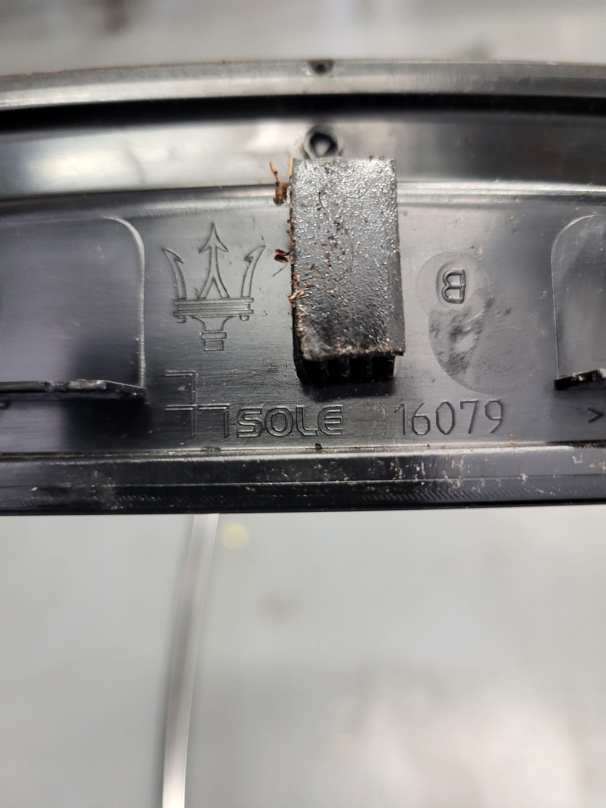2014-2019 Maserati Ghibli Right Passenger Roof Luggage Rail OEM 670025616