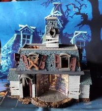 Hallmark Keepsake, "The Mansion on Ravenwood Lane". Haunted House. Display Only.