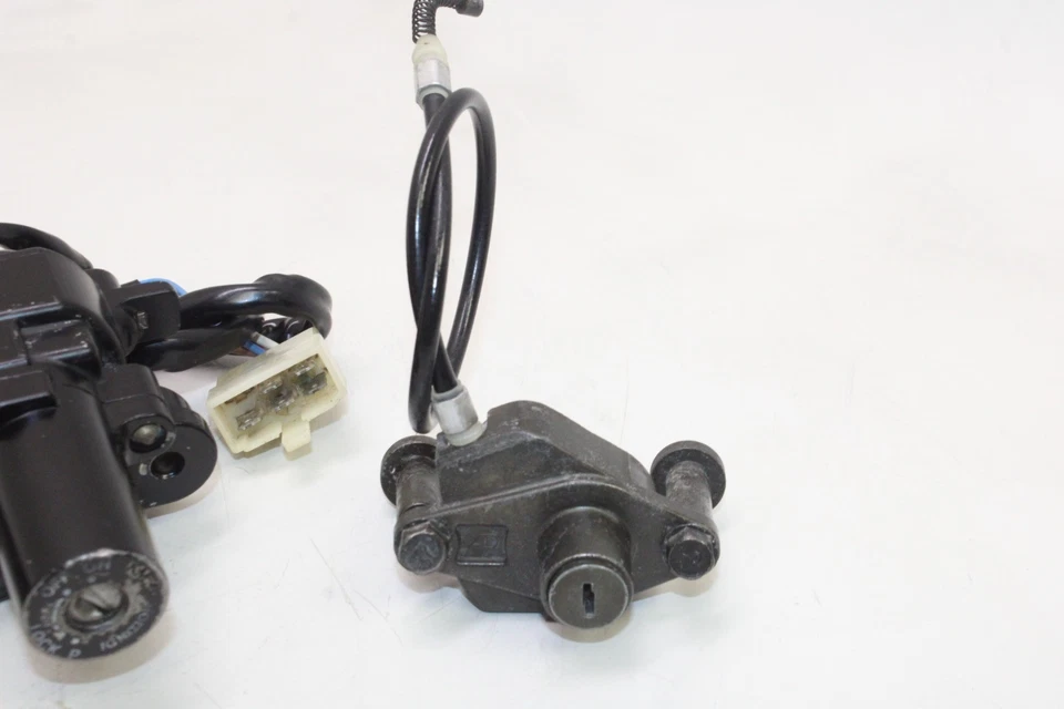 Kawasaki Ninja ZX6R ZX600F 1995 OEM JUEGO DE BLOQUEO DE ENCENDIDO TAPA DE GAS ¡BLOQUEO DE ASIENTO! ¡Sin llave! Foto 4 de 4