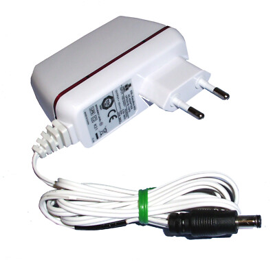 Umec Model UP0251B-15PE AC Adapter 15V DC 1.66A                              **5