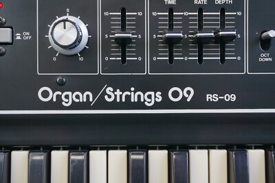 マ*ド様 Roland RS-09 ビンテージ Roland RS 09 Analog Organ String Synthesizer - first look at this