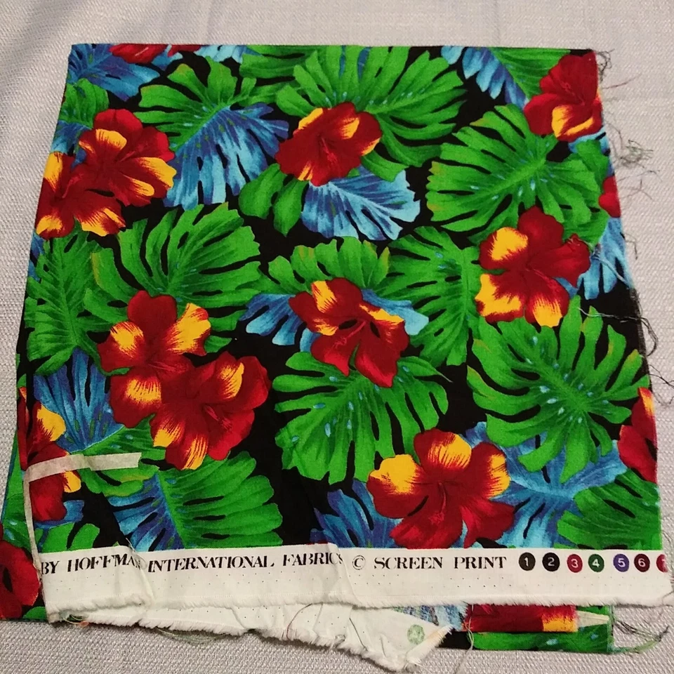 Hoffman International Fabric Hibiscus Floral Tropical Hawaiian 1/2 Y Hawaiian - Image 2 of 3