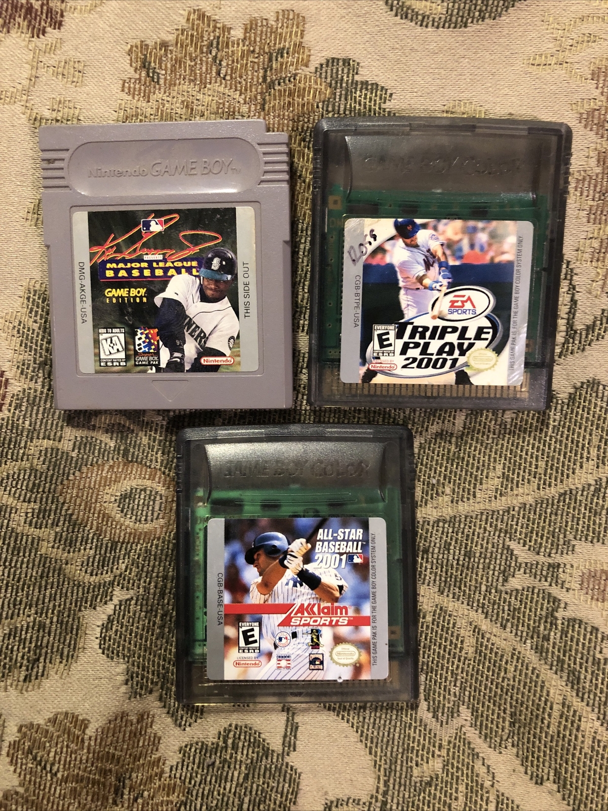 Ken Griffey Jr Presents Major League Baseball Nintendo Game Boy With 2 Games !!