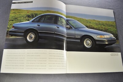 1993 Ford Crown Victoria Catalog Brochure LX Sedan Excellent