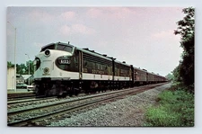 Southern 6133 Model FP7 Green White Locomotive Southern Crescent Postcard