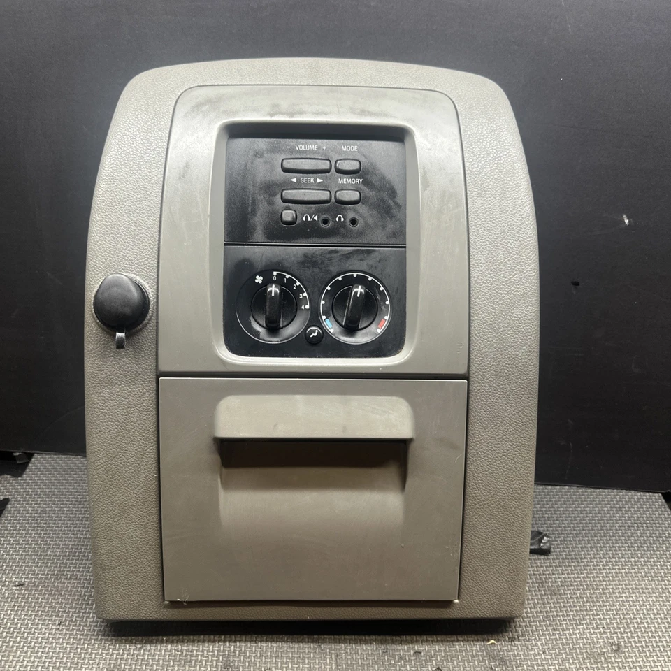 2005 Ford Expedition Temperature Control Unit, Rear r  - Image 2 of 4