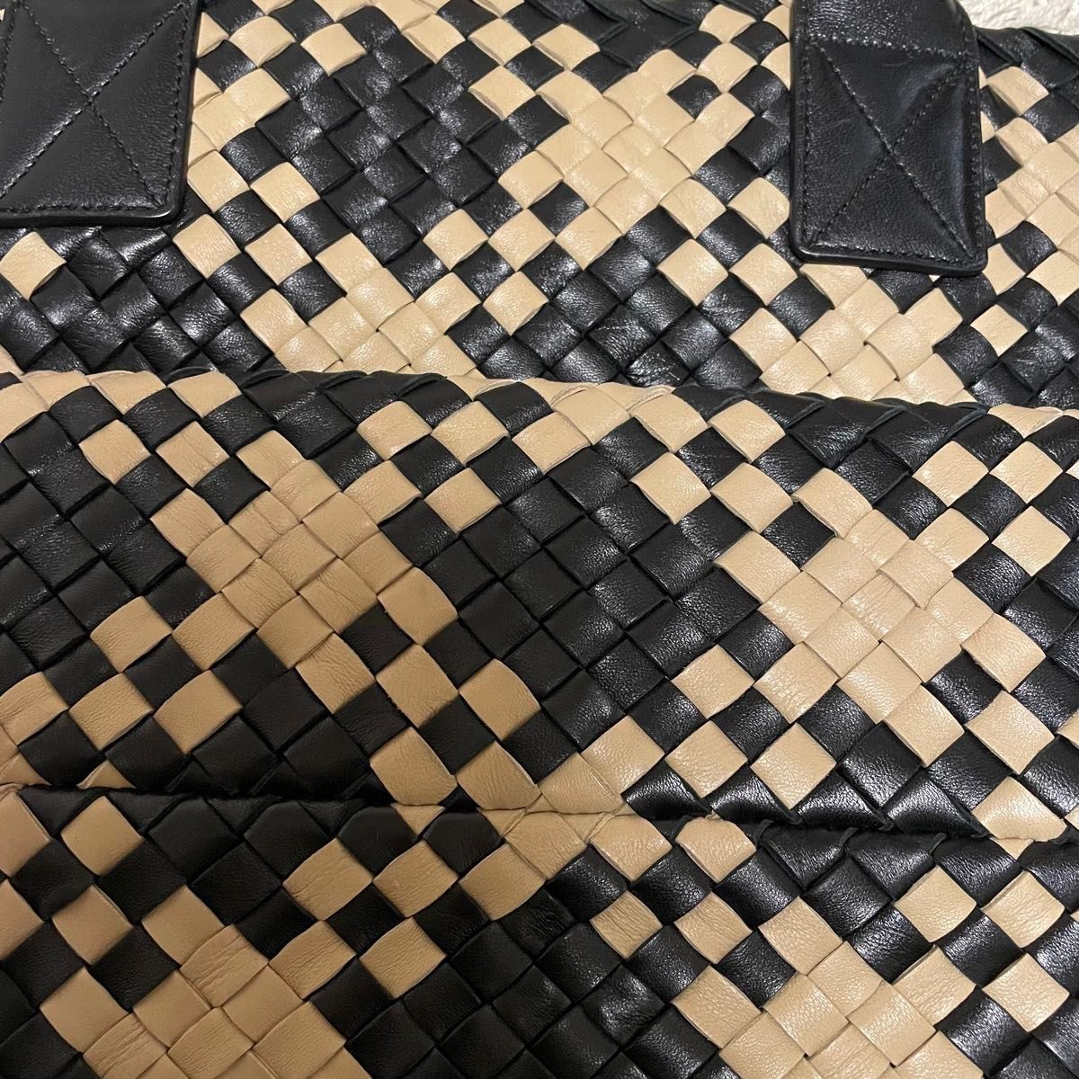 Bottega Veneta Cava PM Bicolor Leather Handbag Used Condition thumbnail 3