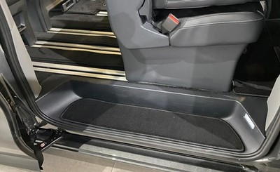 Teppiche Einstieg Trittstufen passend für VW T7 New Transporter Caravelle