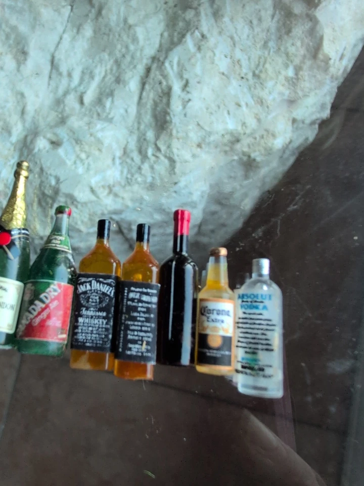 Barbi娃娃屋微型饮料迷你啤酒酒精酒瓶混合套装8件 — 第 3/4 张图片