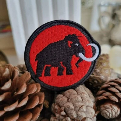 HECHO A MANO Mammut toppa ricamata gesticker patch parche bordado 4 cm (compatible product)