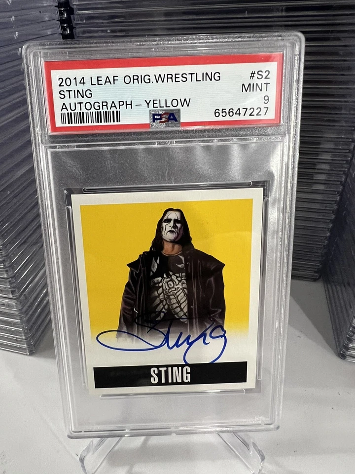 Sting 2014 hoja de lucha libre original automático en tarjeta amarilla 65/99 PSA 9 pop 2 Foto 2 de 4