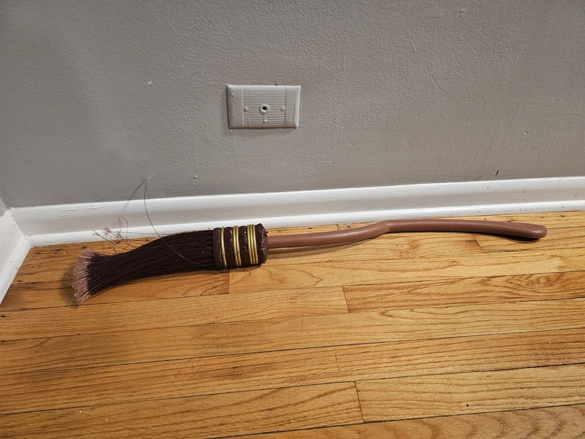 Nimbus Harry Potter Vibrating Broom 35