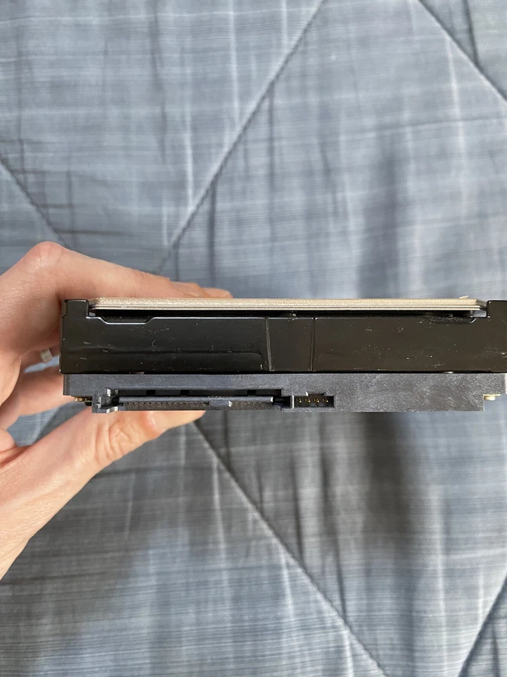 DISCO RIGIDO SEAGATE CHEETAH 15K.5 146GB 15000 RPM 16 MB SAS ST3146855SS 3,5' - Immagine 3 di 4