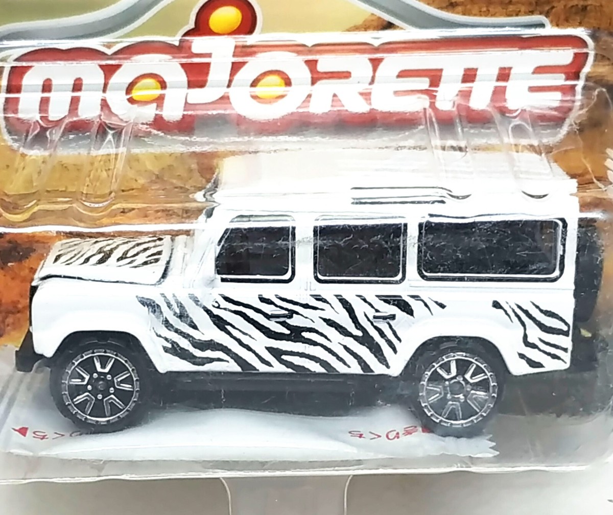Majorette Land Rover Defender 110 White / Zebra Art 1:60 (3