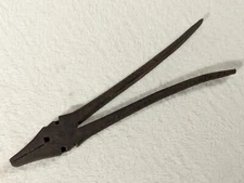 Vintage Button Pliers Fence Wire Cutter Lineman's Tool ~ 8" No Makers Mark