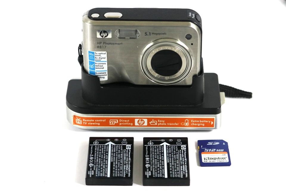 HP PhotoSmart R817 5.1MP Digital Camera W Batteries, Charger & Extras Retro Y2K - Image 2 of 4