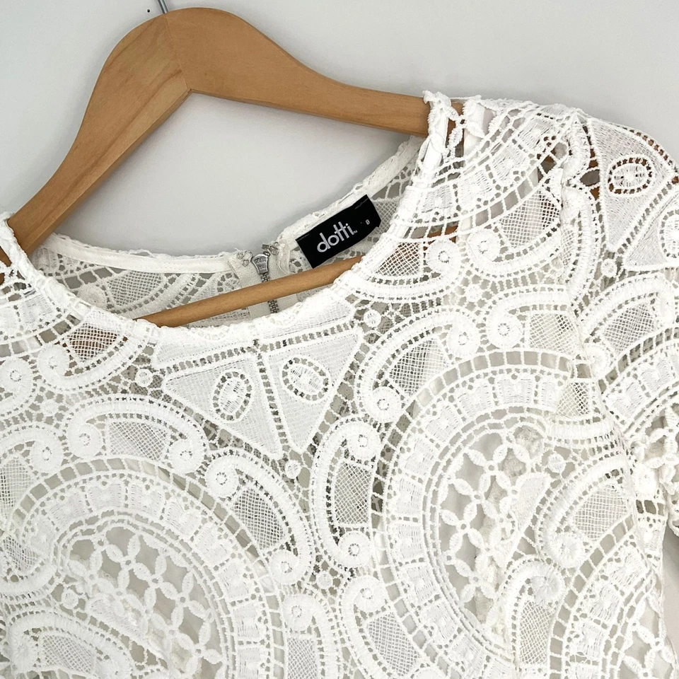 Dotti Size 8 White Crochet Lace Sheer Sleeve Lined Fit & Flare Midi Dress - image 4 of 4