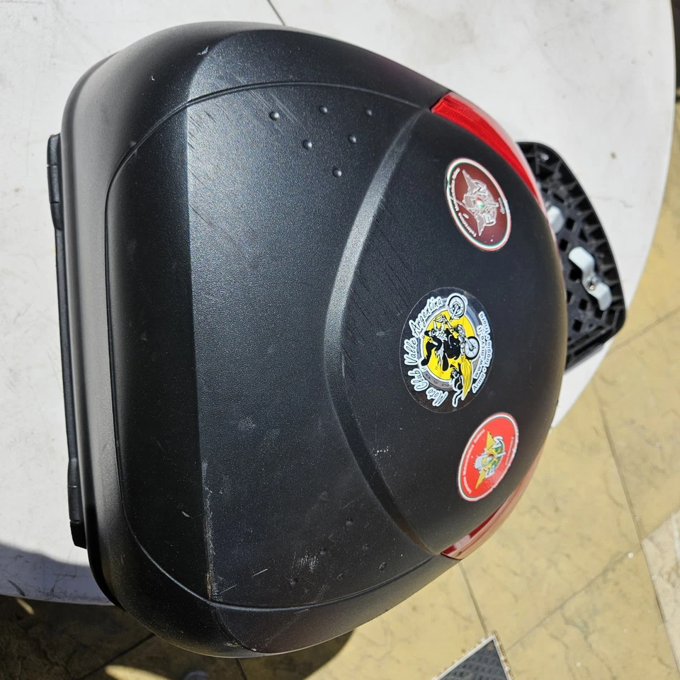 Triumph SPEED TWIN 900 2022 TOP BOX Givi - image 3 of 4