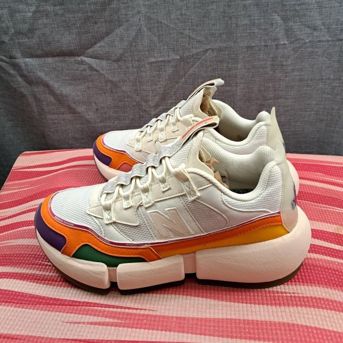 new balance vision racer white pink