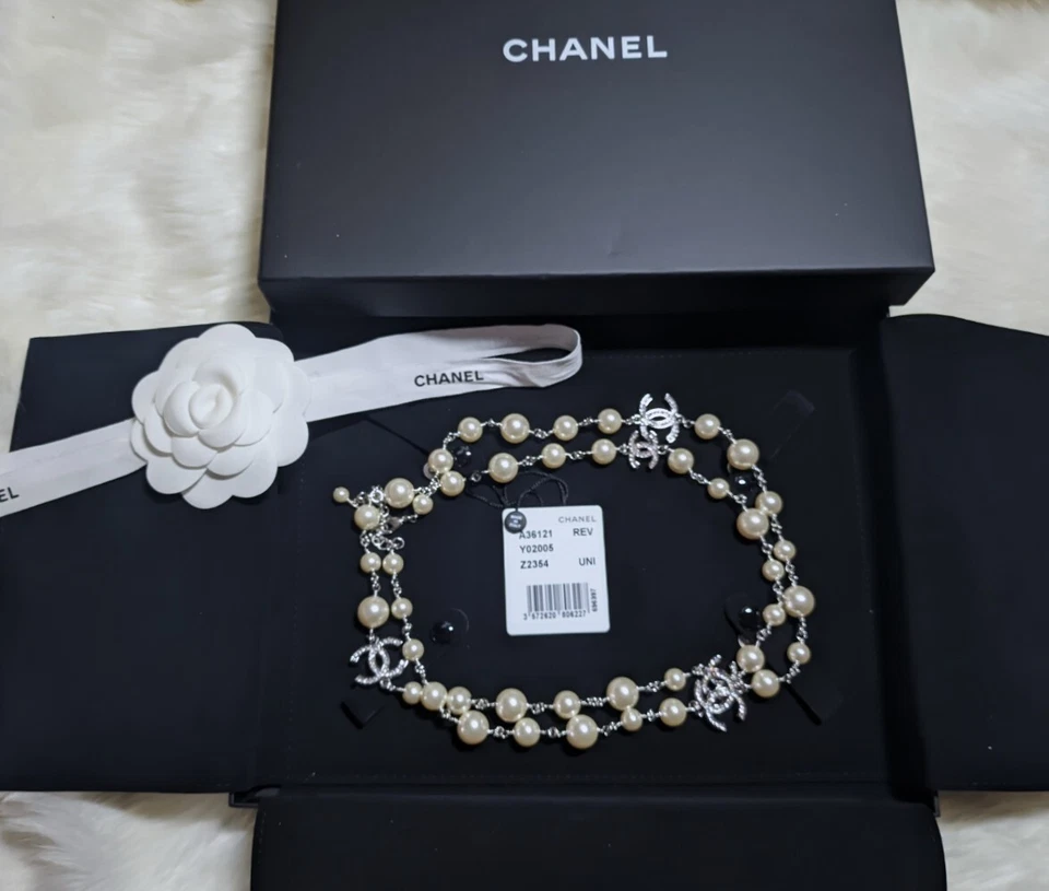 Nuevo con etiquetas 2017 Auténtico Collar Largo Chanel Clásico 5 CC Tono Plata Cristal Perla Foto 2 de 4