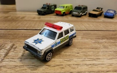 Jeep cherokee majorette matchbox hot wheels 1/64 - Photo 1/2