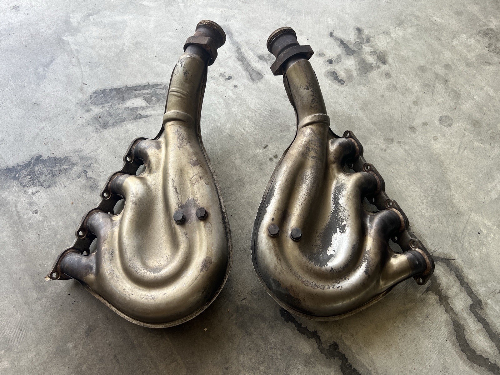 Ferrari 348 GTB Left Exhaust manifold P/N 136275