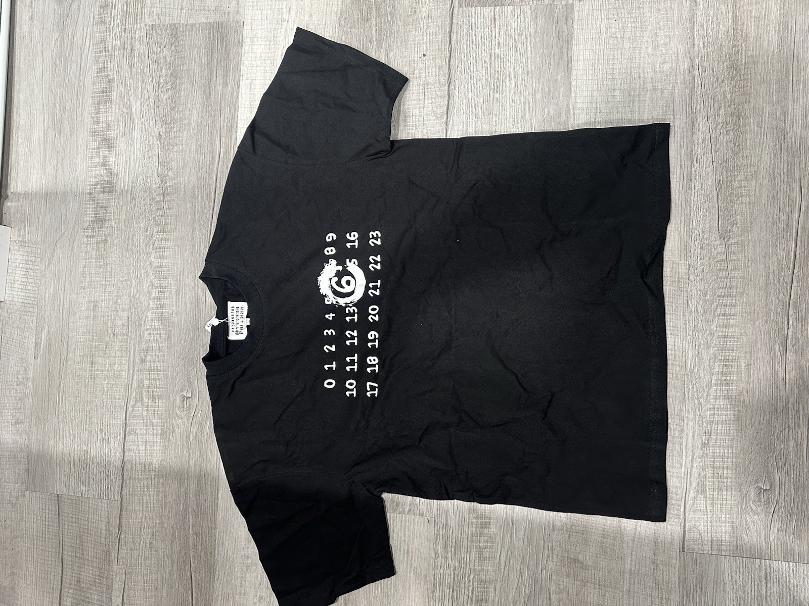 Maison Margiela Numbers Graphic Logo Men's Black T-Shirt Size L