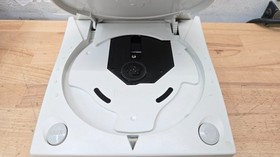 SEGA Dreamcast Console White HKT-3020 Console W/ 2 Controllers & Carrying Case